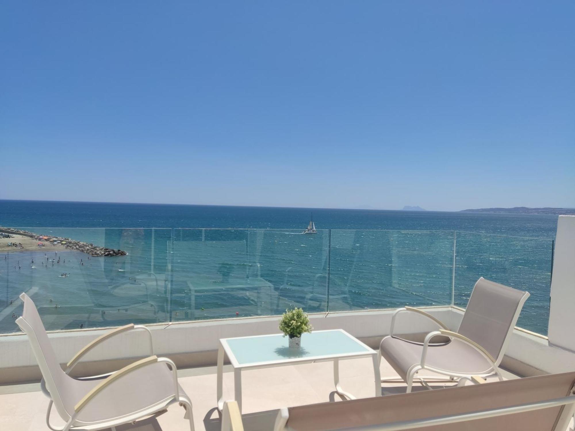 Ferienwohnung Front Sea View Penthouse Estepona Exterior foto